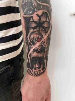 Heartbeat Tattooatelier Schweinfurt, Tattoo, Schädel Tattoo Arm, Preis