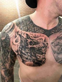 Heartbeat Tattooatelier Schweinfurt, Tattoo, Tattoo Schweinfurt, Schweinfurt Tattoo, Brust Tattoo, Tattoo auf Brust, Preis