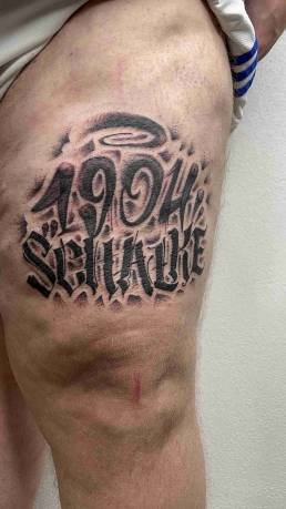 Heartbeat Tattooatelier Schweinfurt, Tattoo, Tattoo Schweinfurt, Schweinfurt Tattoo, Schalke Tattoo, Bein Tattoo, Oberschenkel