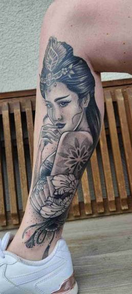Tattoo Schweinfurt, Heartbeat Tattoo Schweinfurt, Tätowierer Schweinfurt, Tattoo Studio Schweinfurt, Tattoostudio Schweinfurt, Tattoo Würzburg, Tattoo Haßfurt, Tattoo Gerolzhofen, Geisha tattoo