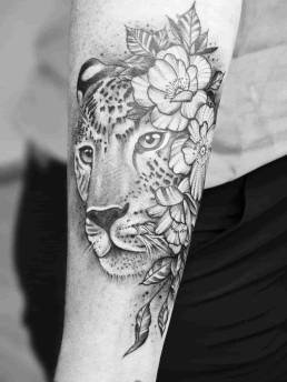 Tattoo Schweinfurt, Heartbeat Tattoo Schweinfurt, Tätowierer Schweinfurt, Tattoo Studio Schweinfurt, Tattoostudio Schweinfurt, Tattoo Würzburg, Tattoo Haßfurt, Tattoo Gerolzhofen, Gepard, Arm Tattoo