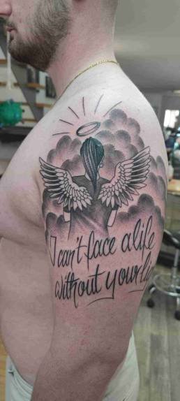 Tattoo Schweinfurt, Heartbeat Tattoo Schweinfurt, Tätowierer Schweinfurt, Tattoo Studio Schweinfurt, Tattoostudio Schweinfurt, Tattoo Würzburg, Tattoo Haßfurt, Tattoo Gerolzhofen, Oberarm Tattoo