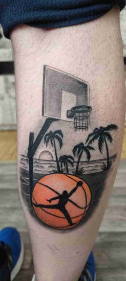 Tattoo Schweinfurt, Heartbeat Tattoo Schweinfurt, Tätowierer Schweinfurt, Tattoo Studio Schweinfurt, Tattoostudio Schweinfurt, Tattoo Würzburg, Tattoo Haßfurt, Tattoo Gerolzhofen, Palmen, basketball