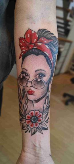 Tattoo Schweinfurt, Heartbeat Tattoo Schweinfurt, Tätowierer Schweinfurt, Tattoo Studio Schweinfurt, Tattoostudio Schweinfurt, Tattoo Würzburg, Tattoo Haßfurt, Tattoo Gerolzhofen, frauengesicht