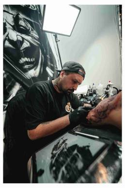 Heartbeat Schweinfurt, Schweinfurt Tattoo, Tattoo Schweinfurt, Schweinfurt Tätowierer, Tattoo stechen lassen Schweinfurt, bestes Tattoo Studio Schweinfurt, Tattoo Termine Schweinfurt, Best Tattoo Artists Schweinfurt, Mandala Tattoo Schweinfurt, Black & Grey Tattoo Schweinfurt, Beste Tattoo Studios in Schweinfurt,