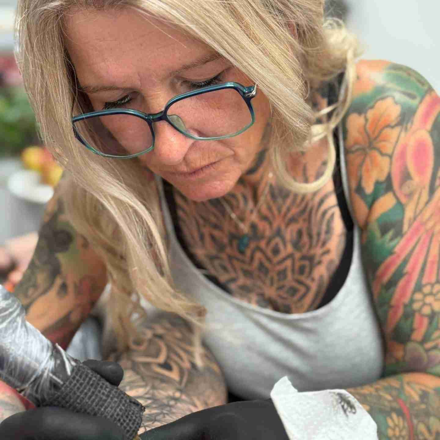 Alex Schreiber, Heartbeat Tattoo Schweinfurt, Schweinfurt Tattoo, Tattoo Studio Schweinfurt, Wo tattoo stechen lassen in Schweinfurt