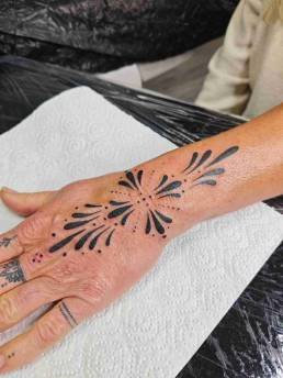 Heartbeat Schweinfurt, Schweinfurt Tattoo, Tattoo Schweinfurt, Schweinfurt Tätowierer, Tattoo stechen lassen Schweinfurt, bestes Tattoo Studio Schweinfurt, Tattoo Termine Schweinfurt, Best Tattoo Artists Schweinfurt, Mandala Tattoo Schweinfurt, Black & Grey Tattoo Schweinfurt, Beste Tattoo Studios in Schweinfurt,