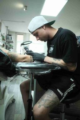 Heartbeat Schweinfurt, Schweinfurt Tattoo, Tattoo Schweinfurt, Schweinfurt Tätowierer, Tattoo stechen lassen Schweinfurt, bestes Tattoo Studio Schweinfurt, Tattoo Termine Schweinfurt, Best Tattoo Artists Schweinfurt, Mandala Tattoo Schweinfurt, Black & Grey Tattoo Schweinfurt, Beste Tattoo Studios in Schweinfurt,