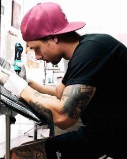 Heartbeat Schweinfurt, Schweinfurt Tattoo, Tattoo Schweinfurt, Schweinfurt Tätowierer, Tattoo stechen lassen Schweinfurt, bestes Tattoo Studio Schweinfurt, Tattoo Termine Schweinfurt, Best Tattoo Artists Schweinfurt, Mandala Tattoo Schweinfurt, Black & Grey Tattoo Schweinfurt, Beste Tattoo Studios in Schweinfurt,