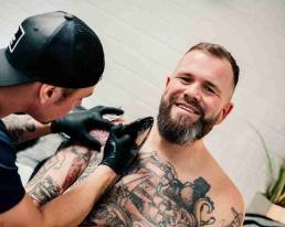 Tattoo Studio Schweinfurt, Tattoo Schweinfurt, Tattoo Studio Schweinfurt, Tattoo Schweinfurt su becker, Tattoo Studio Schweinfurt Farbelhaft, Tattoo Studio schweinfurt white light